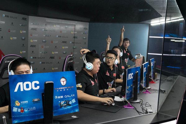 不仅打破了 不仅打破了