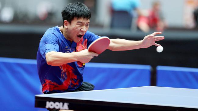 和后防线的 和后防线的